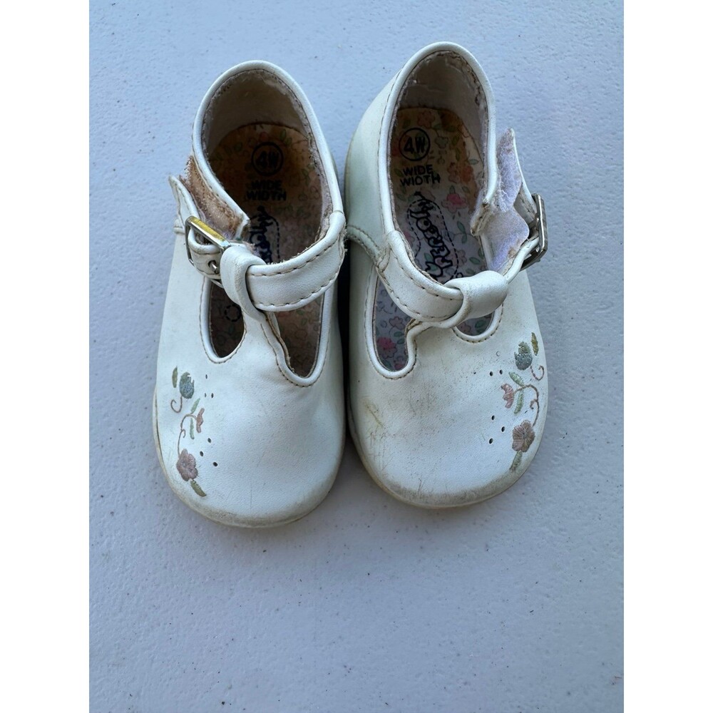 Superoos Toddler Girl Embroidered Flowers Leather T-Strap Mary Jane Shoes 4W